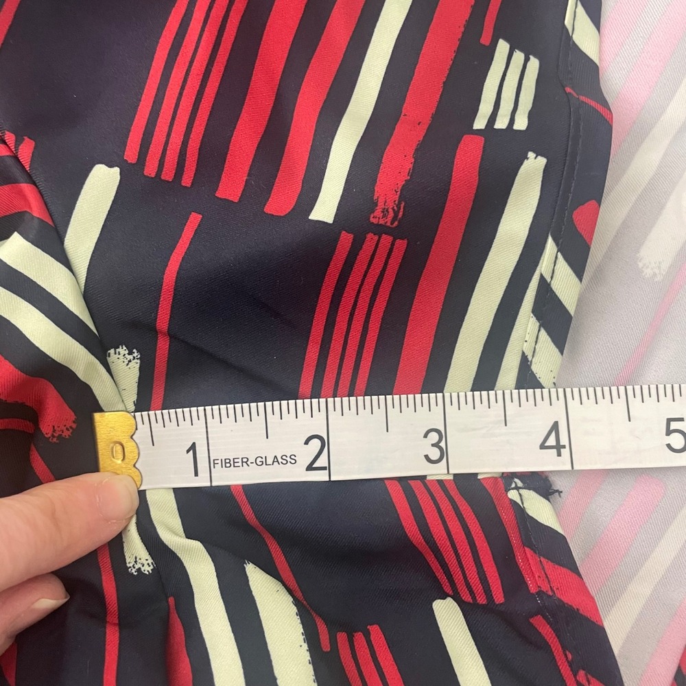 Oiselle Mac Roga Running Shorts Womens 8 Red Navy Blue Print Zipper Pocket - Picture 8 of 8